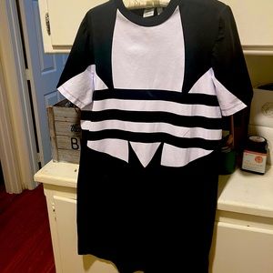 Mens adidas shirt brand new thick and stretch material